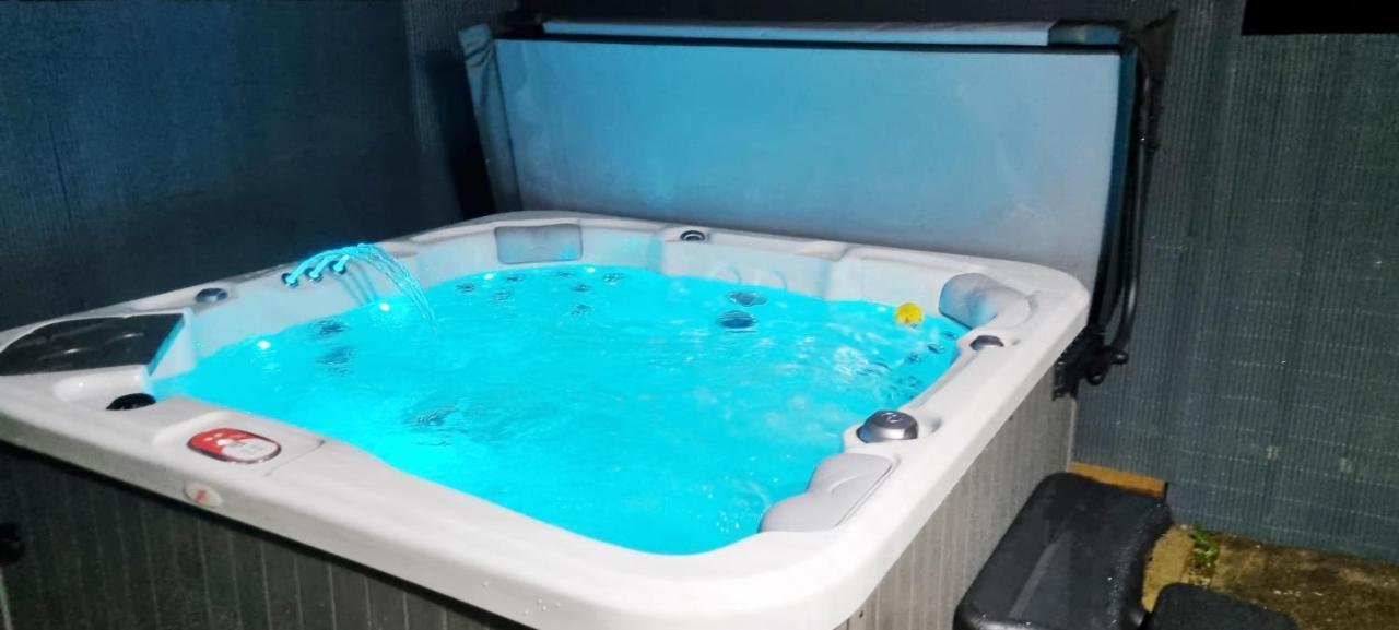 Vila Marthys House With Hot Tub Looe Exteriér fotografie